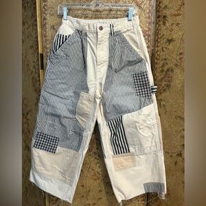 BDG Capri/Cropped Patched Jeans Size 0